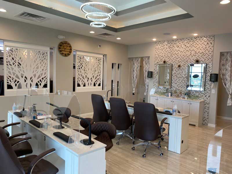 NICE NAILS -CẦN THỢ NAIL GẤP !!!