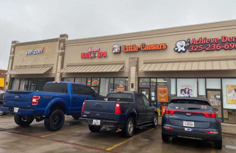 Tiệm Creative nails and spa-Cần Sang Tiệm Nail In Sweetwater TX