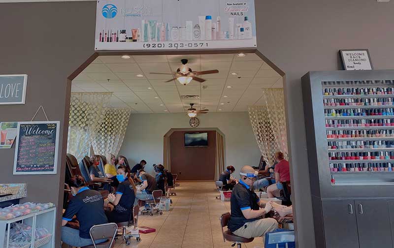 Diamond Nails-Cần Thợ Nails In Oshkosh WI