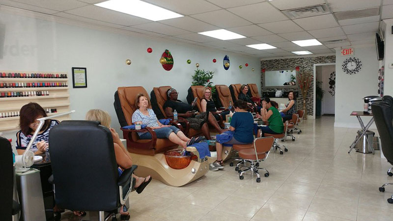 Tiệm Pretty Spa Nails-Cần Thợ Nail In Hebron KY Bao Lương $5000/Mo