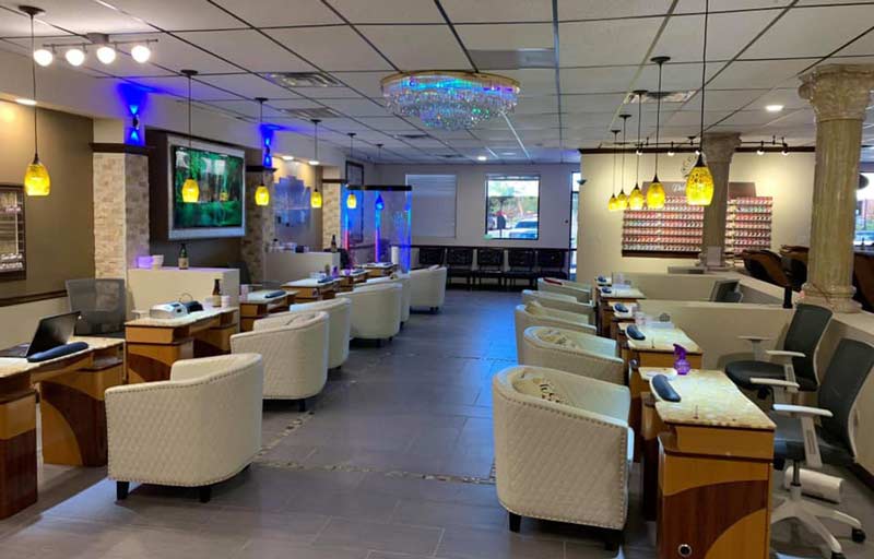 Tiệm Deluxe Nails & Spa-Cần Thợ Nail In Stillwater Oklahoma