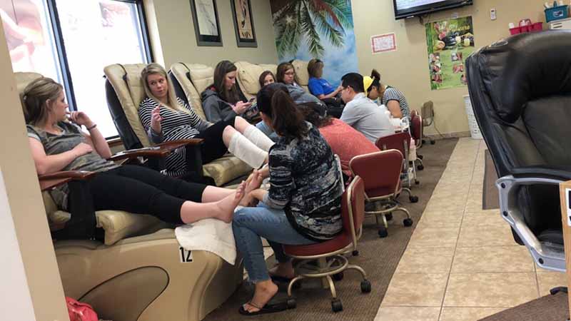 Tiệm Nails & Spa-Cần Thợ Nails Lương Ổn Định Từ $1200 - $2000/Tuần